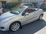 Peugeot 207 CC Platinum 120 Automatik Platinum - Peugeot 207 mit Benzin-Antrieb: Cabrio, Automatik