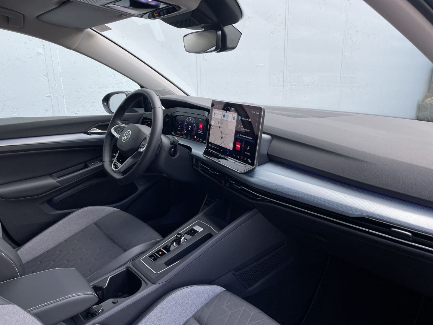 Golf VIII 1.5 eTSI DSG Energy AHK/ACC/Navi/LED P
