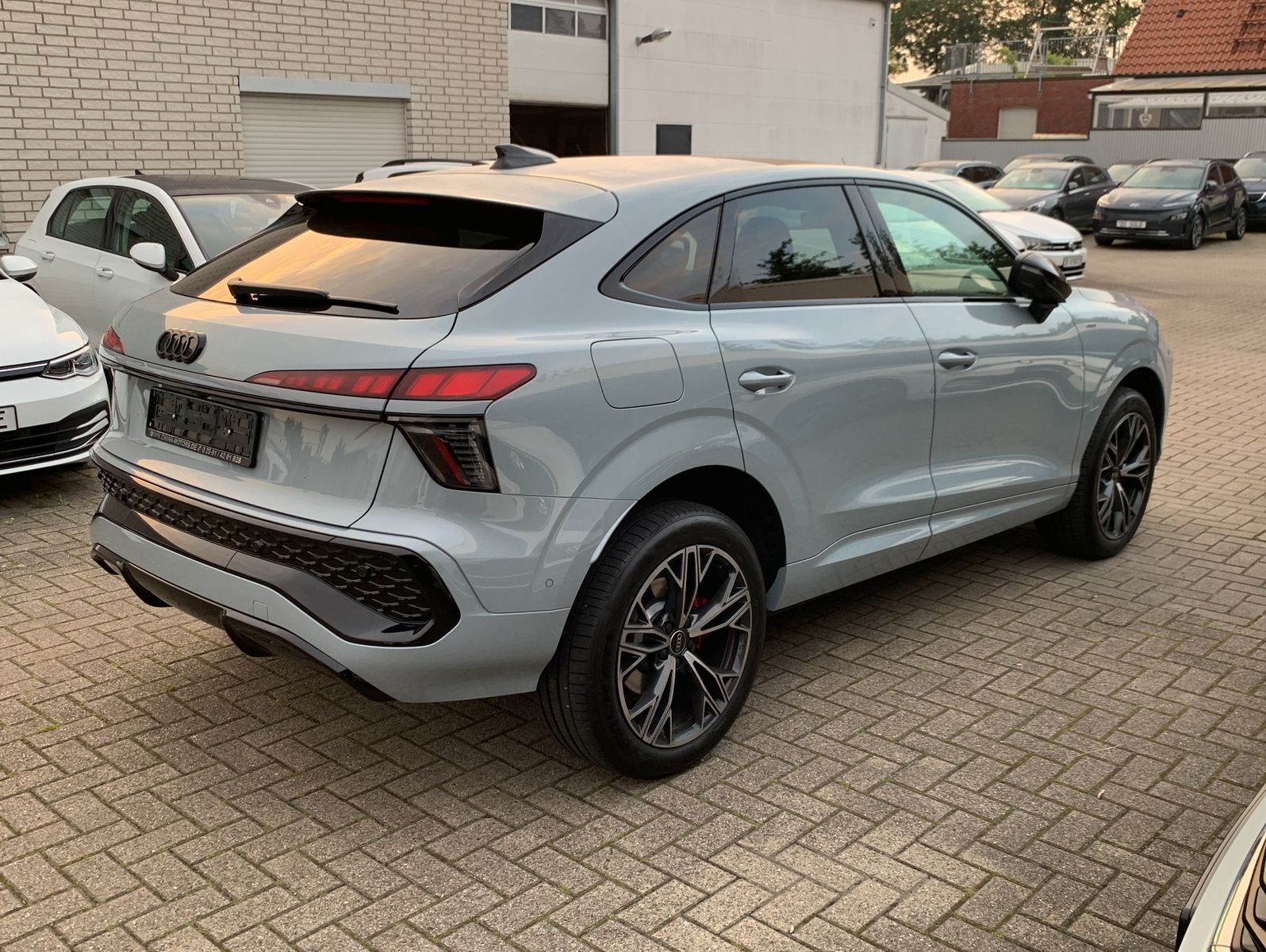 Audi Q3 Sportbacke-Hybrid S Line Tech Pro Memo foto 3