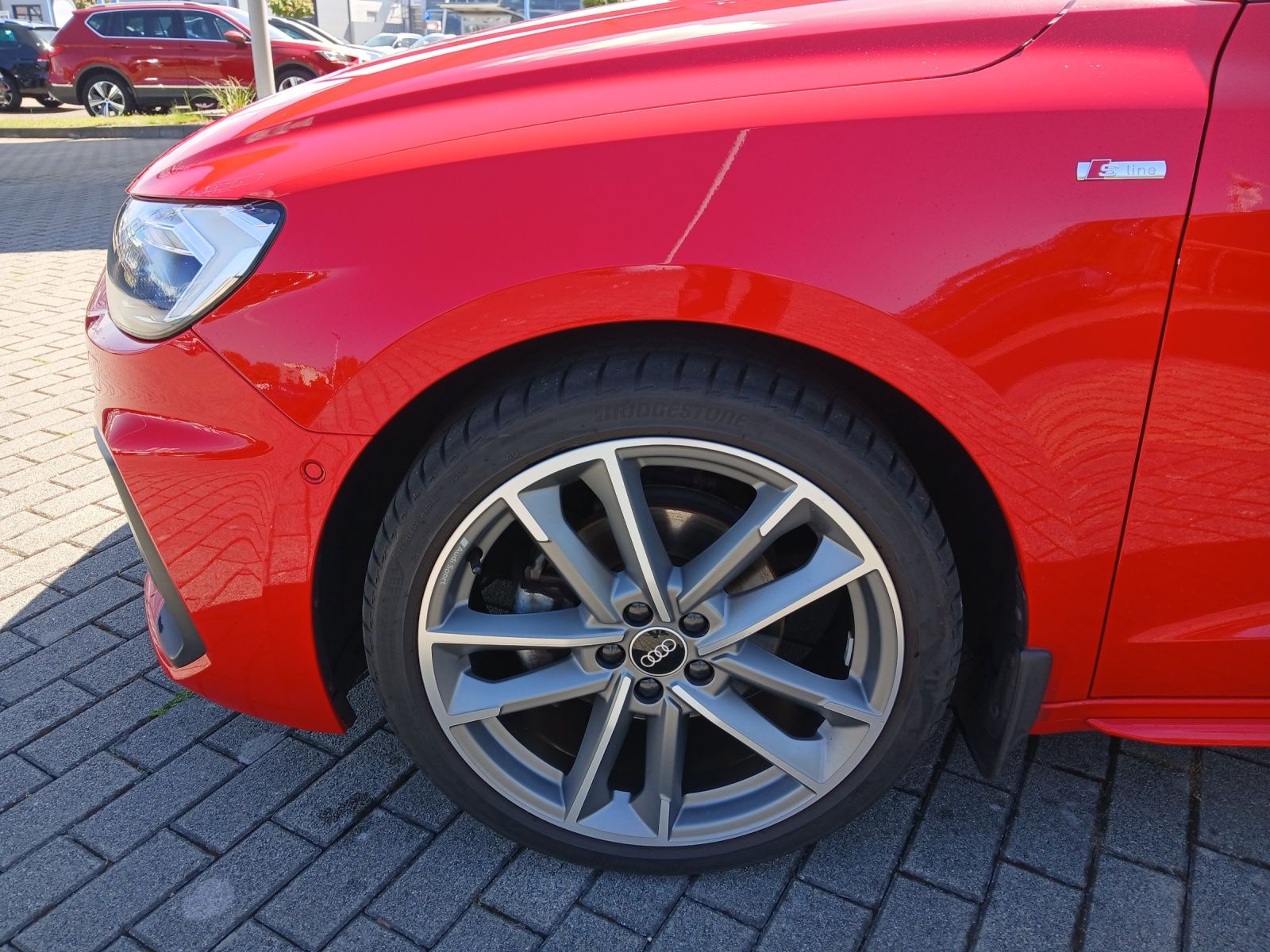 Fahrzeugabbildung Audi A1 Sportback 35 TFSI S-line S-tronic STH LED Nav