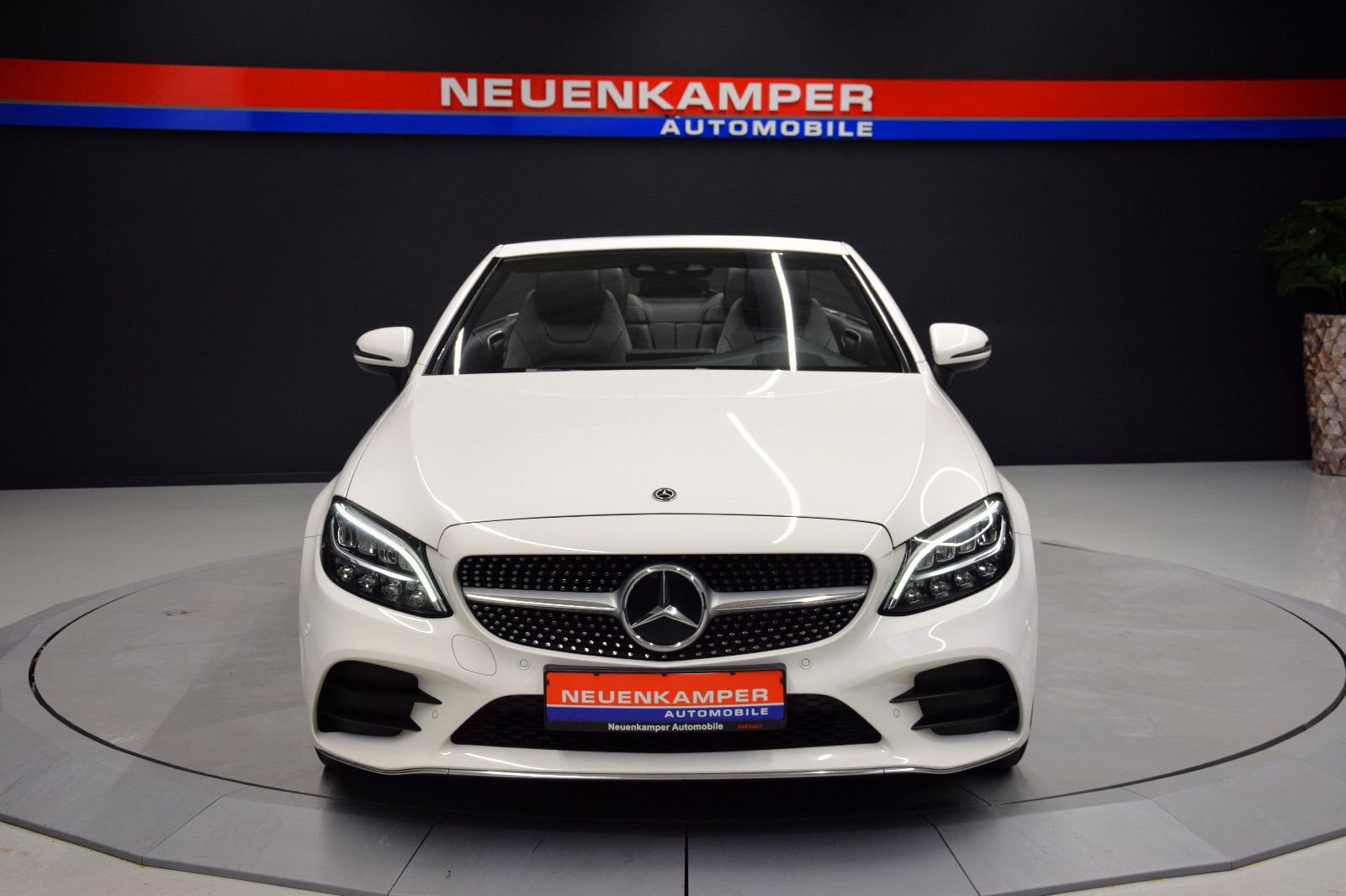 Fahrzeugabbildung Mercedes-Benz C 200 Cabrio 9G-TRONIC AMG-Line HuD Kamera LED