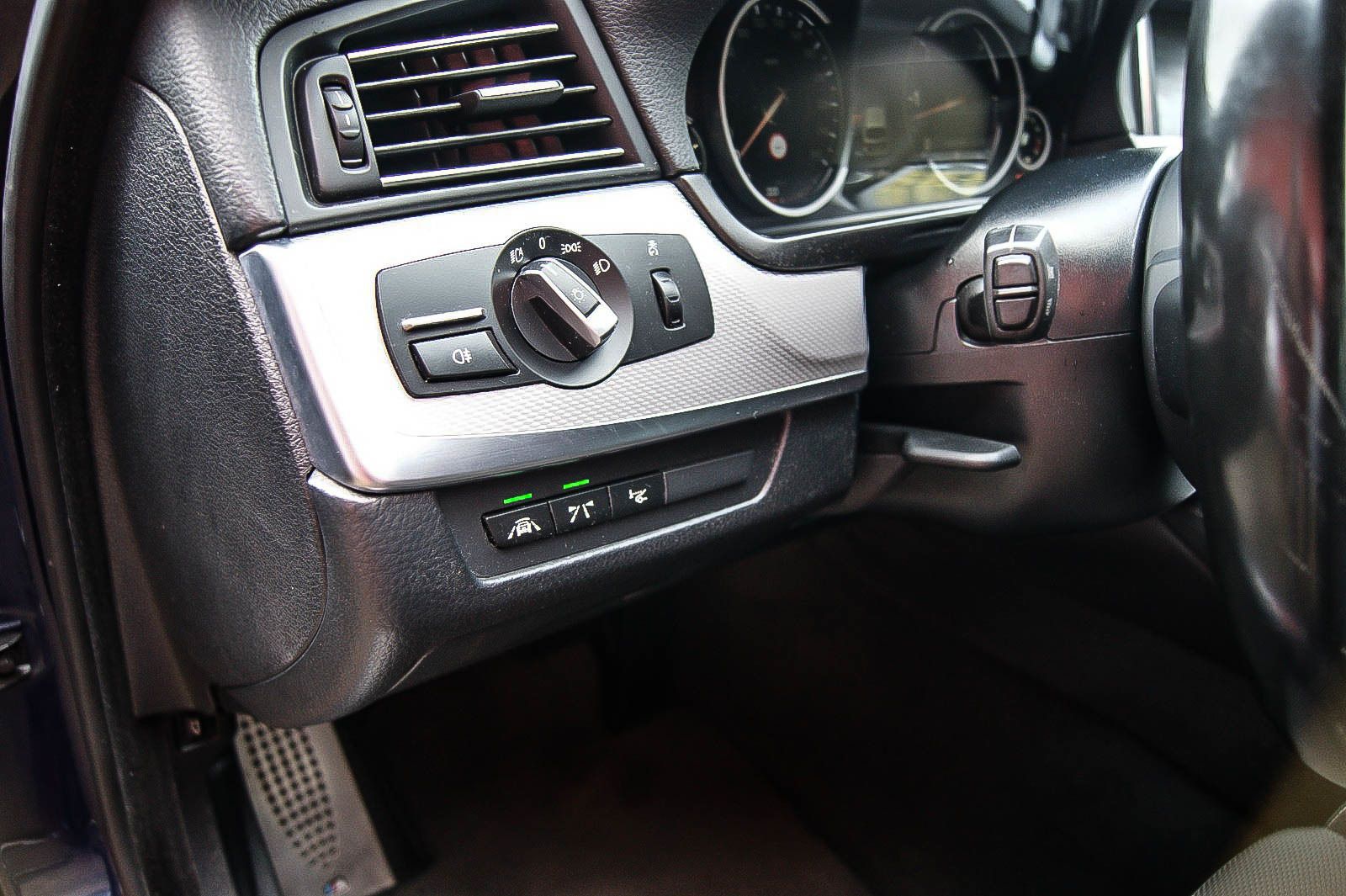 Fahrzeugabbildung BMW 530d xDrive M-SPORT LED NAVI PANO HEAD-UP KAMERA