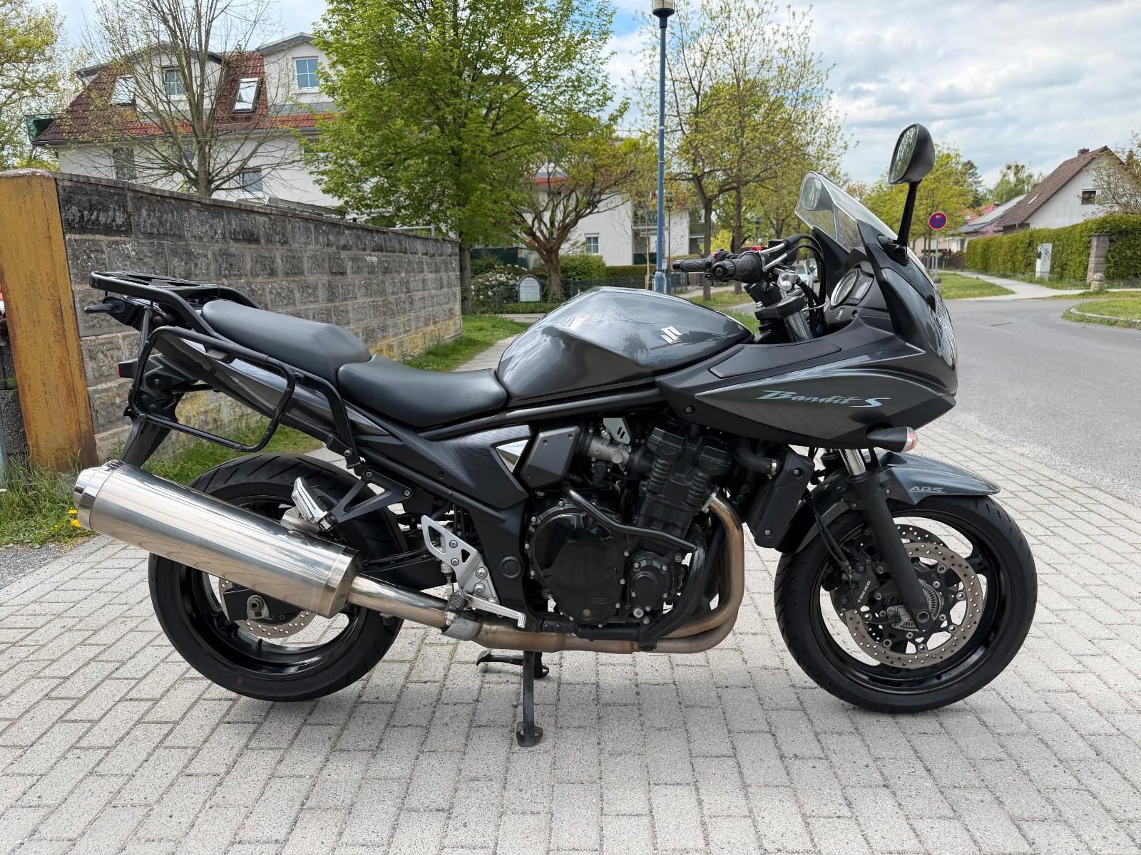 Suzuki GSF 650 SA 1. Hand 1 Jahr Gewährleistung