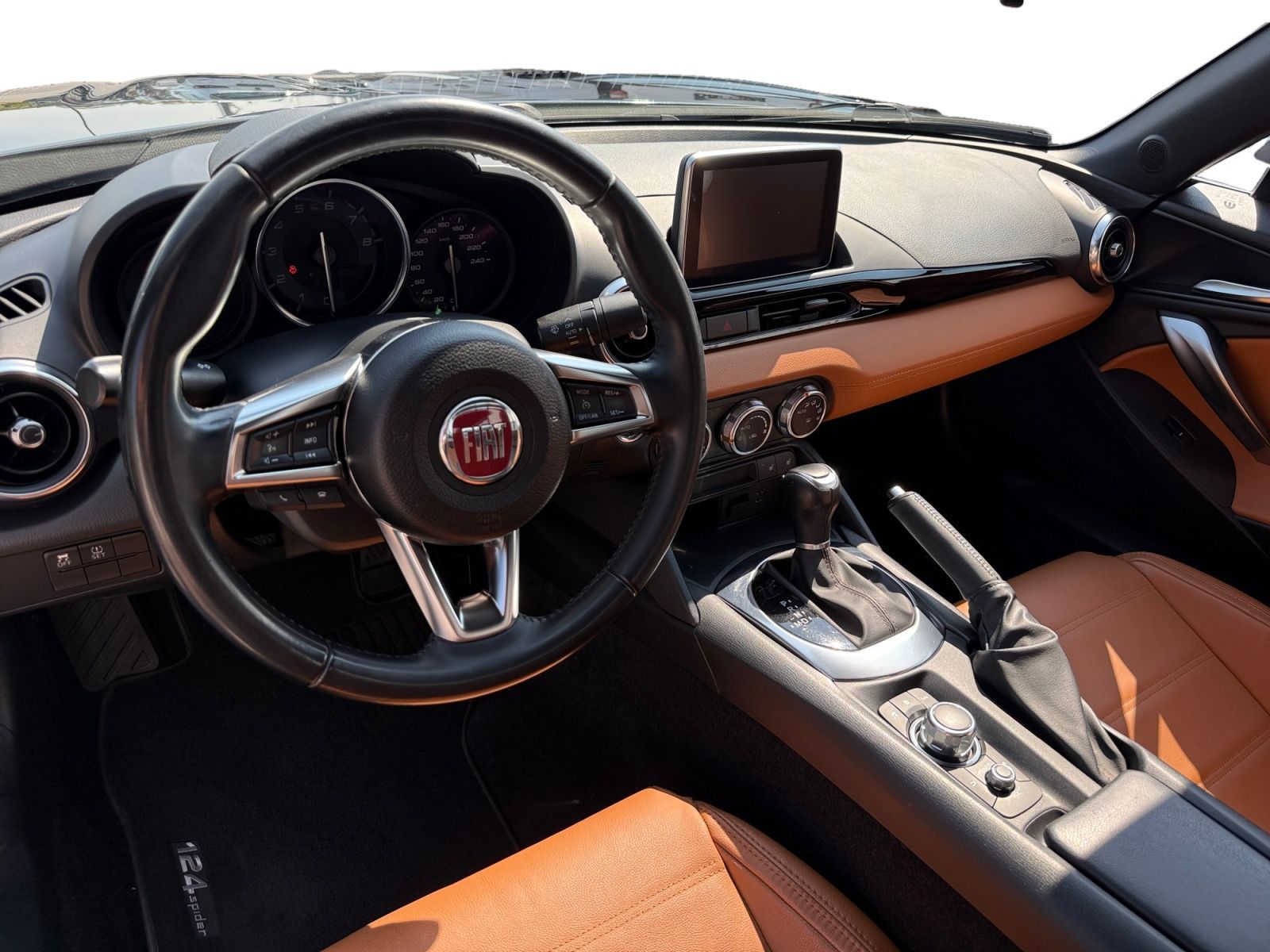 Fahrzeugabbildung Fiat 124 Spider 1.4 MultiAir Turbo Lusso*RFK*BOSE*LED