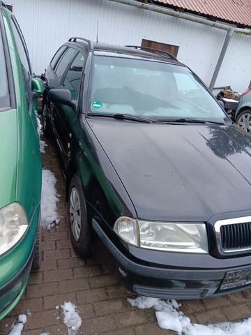 Skoda Octavia Combi 1.6 tüv 10/2026