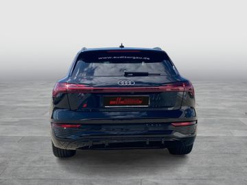 Audi Q8 e-tron - 4