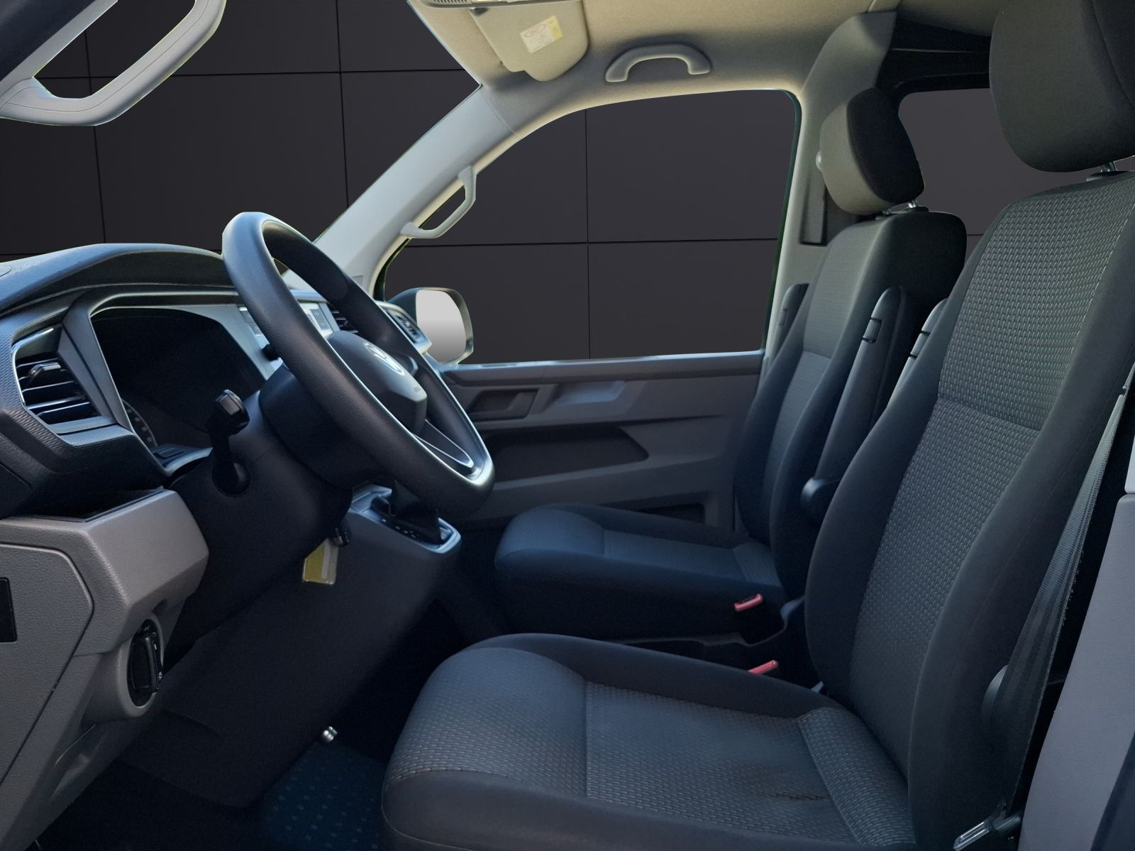 Fahrzeugabbildung Volkswagen T6 Kombi T6.1 TDI DSG 5-Si LED AHK Klima GRA PDC