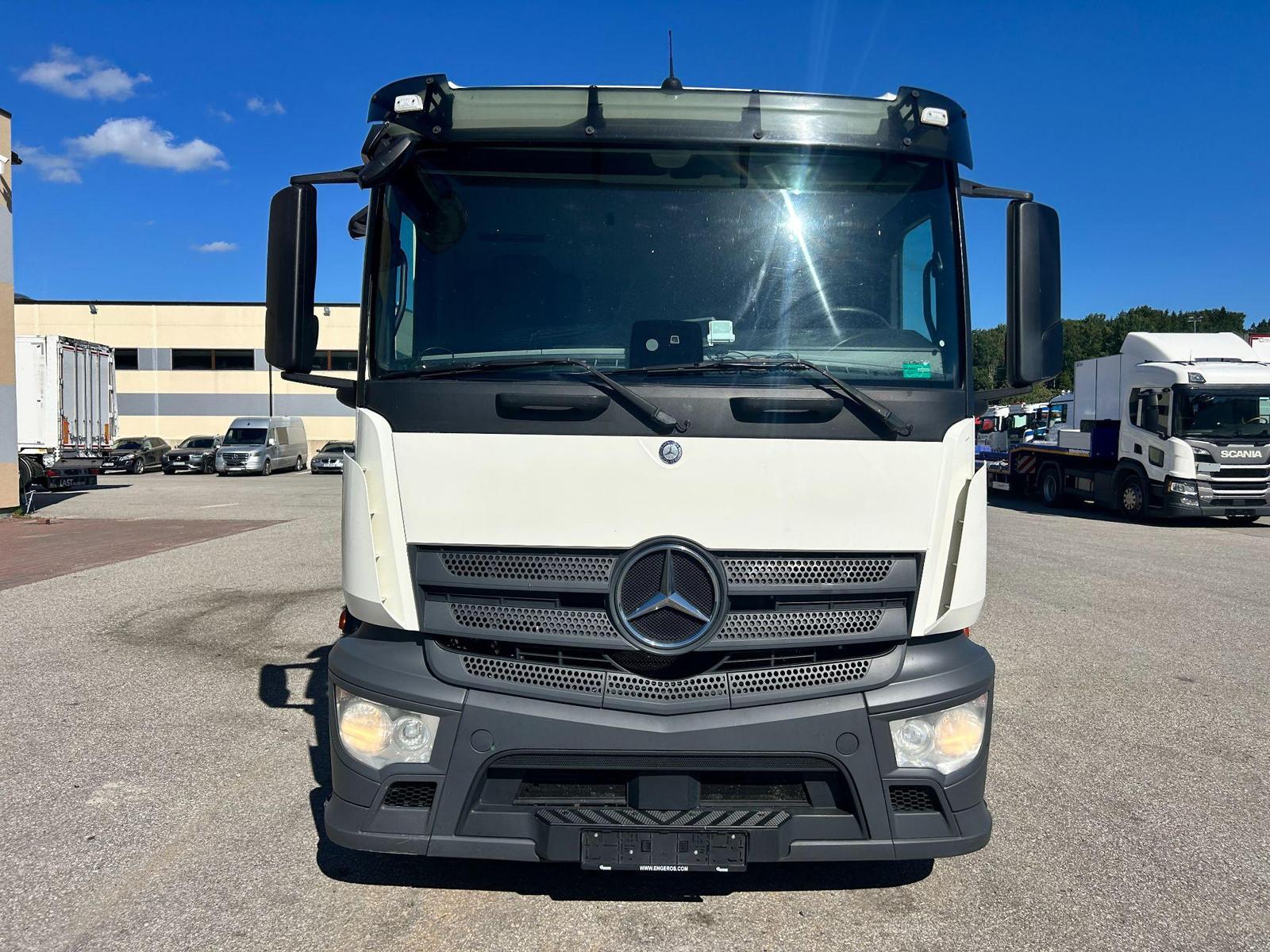 Mercedes-Benz ANTOS 2527 6X2*4 EURO6 BOX L-9700mm