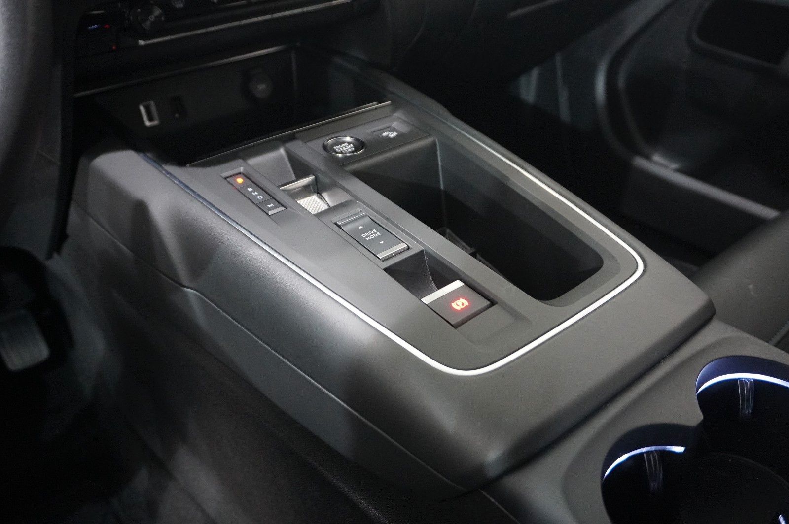 Fahrzeugabbildung Citroën C5 Aircross 1.2T SHINE EAT-8 NAVI/LED/KAMERA/SH