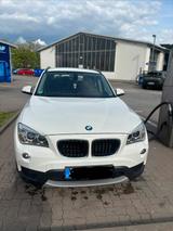 BMW Bmw x1 20i Automatik xdrive AHK Abnehmbar - BMW 120 in Karlsruhe