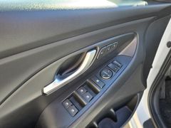 Fahrzeugabbildung i30 Premium 1,4 T-GDI