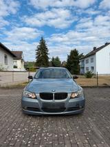 BMW E90 325i Reihensechszylinder - BMW 325 in Mainz