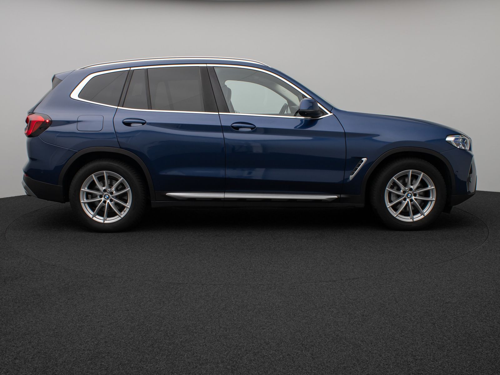 Fahrzeugabbildung BMW X3 xD30d 360°Laser HUD HiFi AHK Komfort Sport