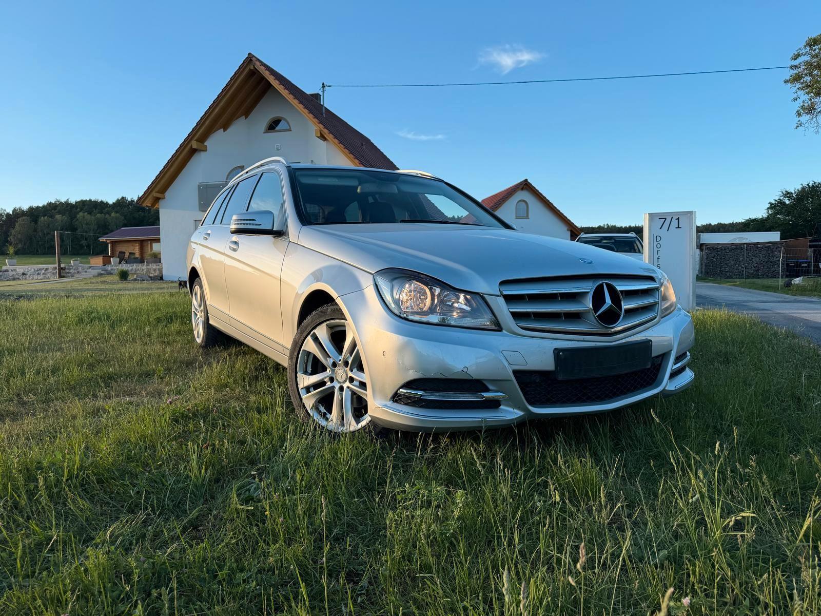 Mercedes-Benz C 220 C T-Modell C 220 T CDI BlueEfficiency  AHK