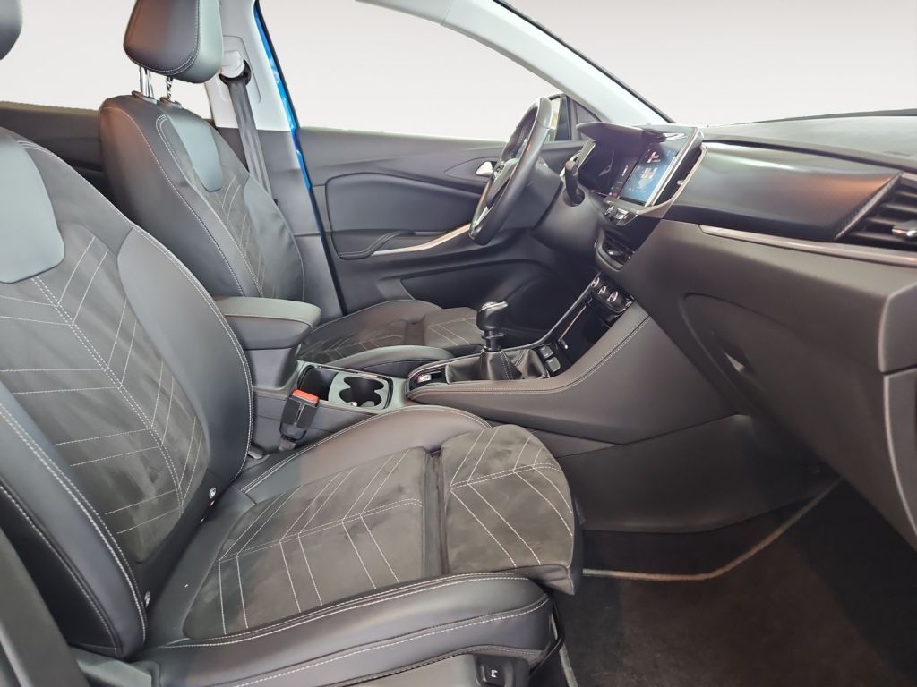 Fahrzeugabbildung Opel Grandland 1.2 DI Elegance Navi LED-Matrix Park&G