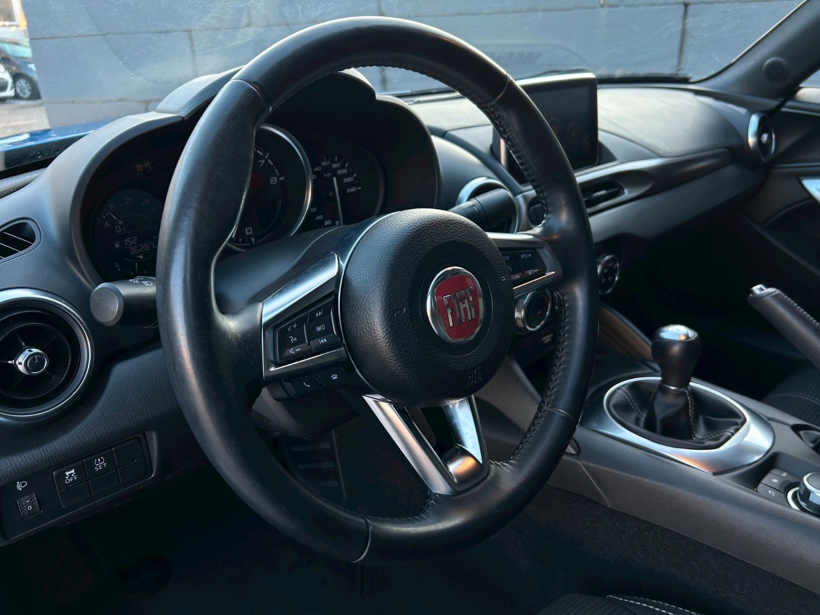 Fahrzeugabbildung Fiat 124 Spider 1.4 Multiair Turbo Klima Bluetooth LM