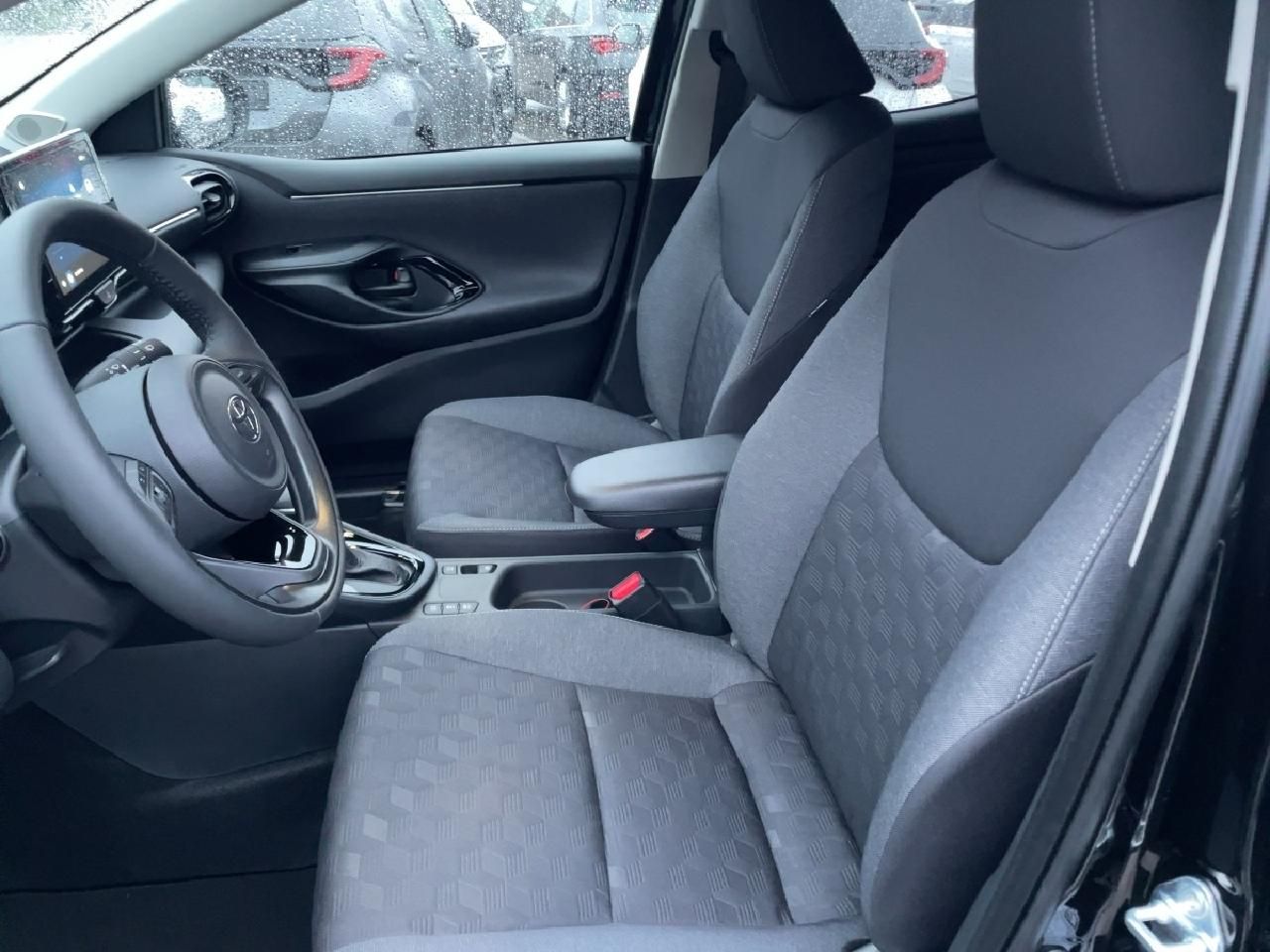 Fahrzeugabbildung Toyota Yaris Hybrid 116PS Teamplayer + Comfort Paket