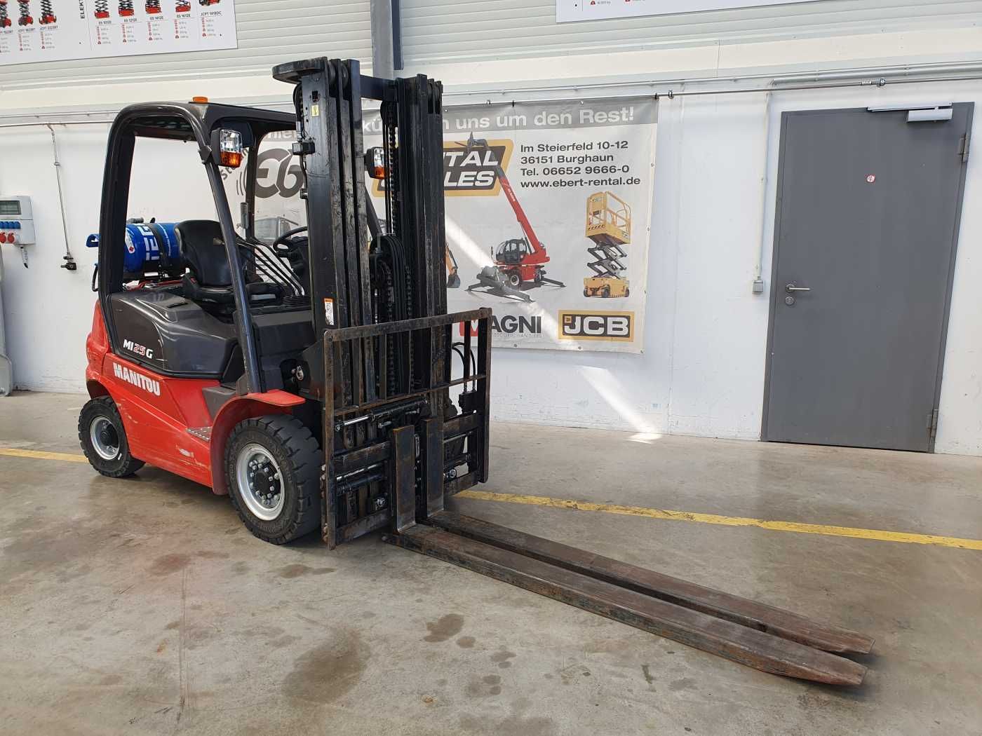 Fahrzeugabbildung Manitou MI 25 G / Triplex: 4.70m / nur 1.976h! / SS