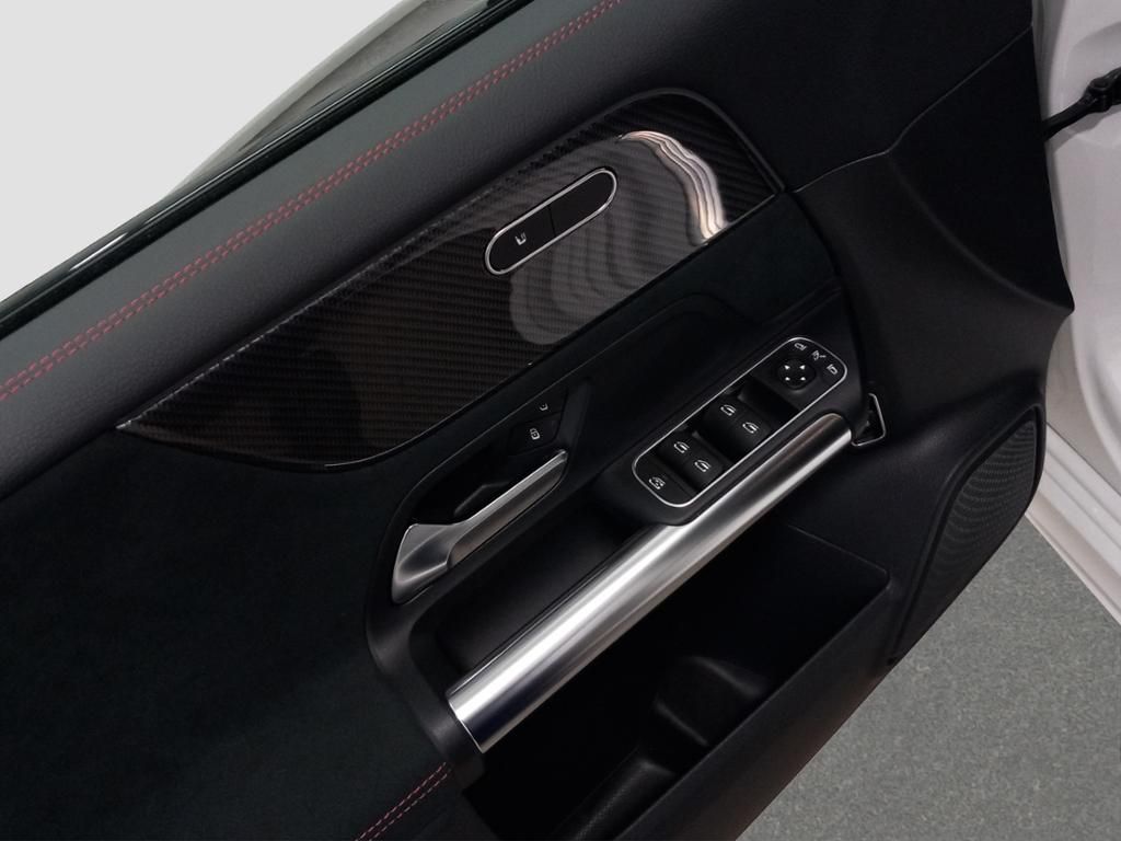 Fahrzeugabbildung Mercedes-Benz B 250 e AMG*NIGHT*LED*PDC*ParkAss*SpurH*AUT*AHK