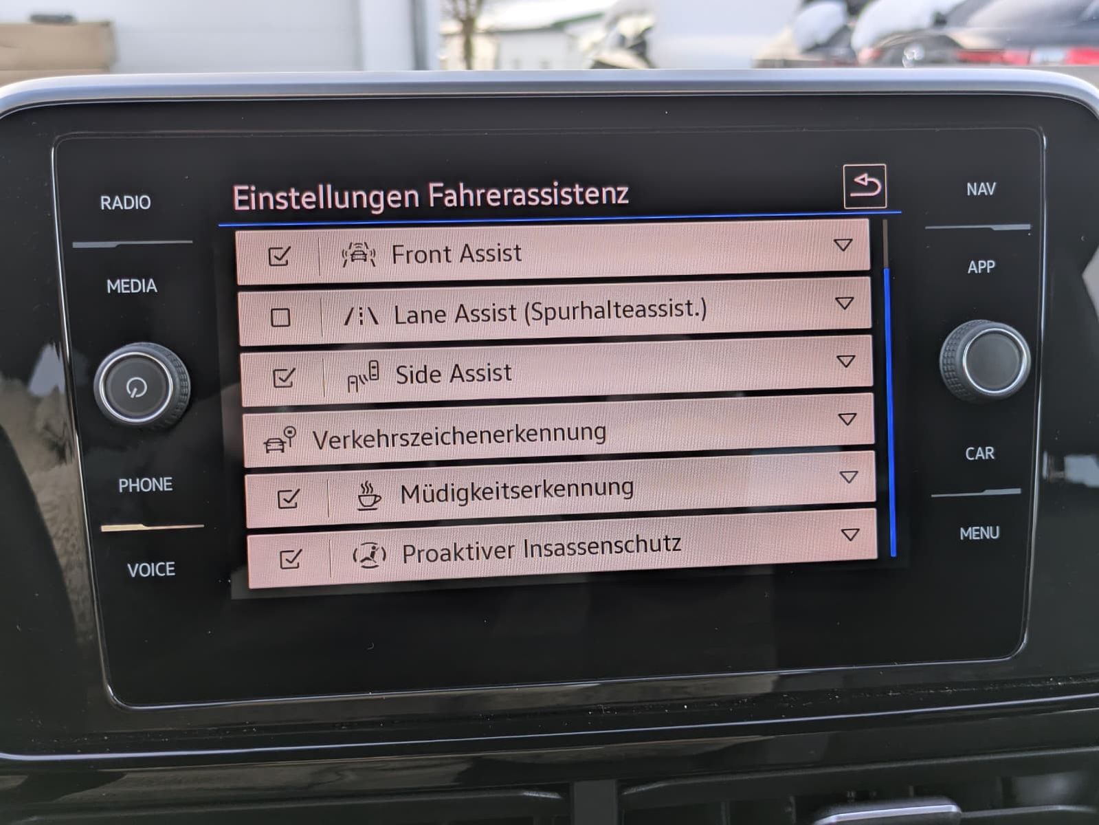 Fahrzeugabbildung Volkswagen T-Roc 2.0 TDI R-Line DSG 19"MATRIX*ACC*KAM*NAVI
