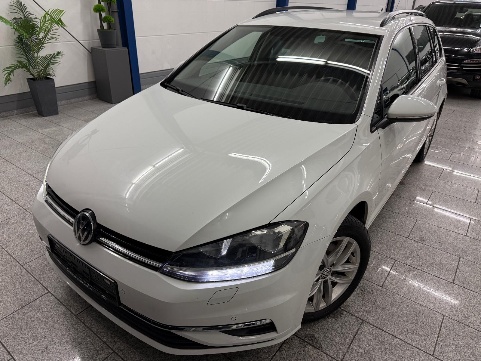 Volkswagen Golf VII 1.6 TDI*AUT*NAV*ACC*PDC*MASS*STDH*ZHNRN