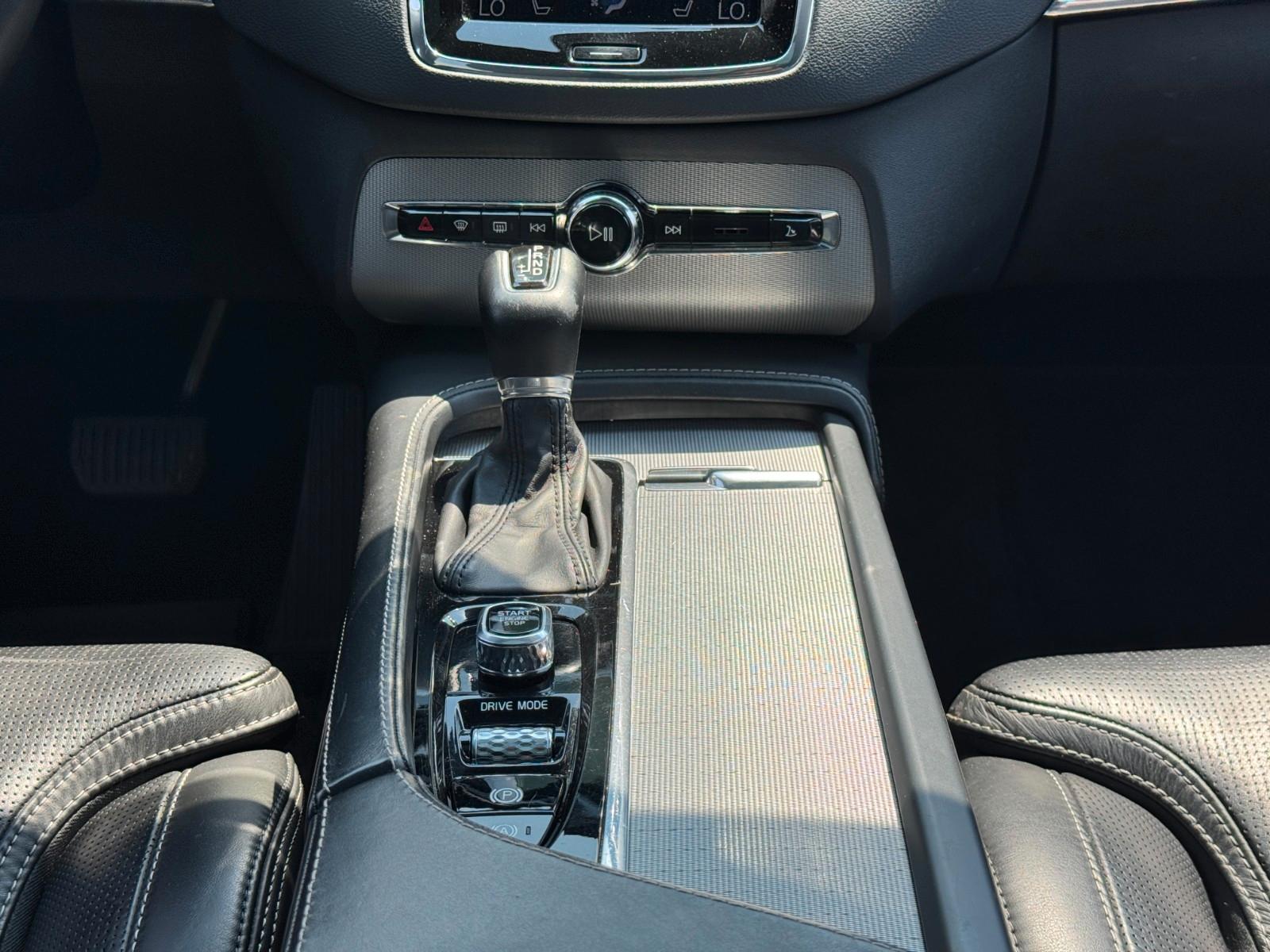 Volvo XC 90 Inscription AWD Garantie*7Sitzer*Pano*360°