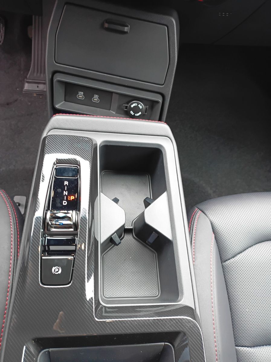 Fahrzeugabbildung KGM ACTYON+CORE+20ZOLL+SH VO+HI+AMBIENTE+KAMERA+++++