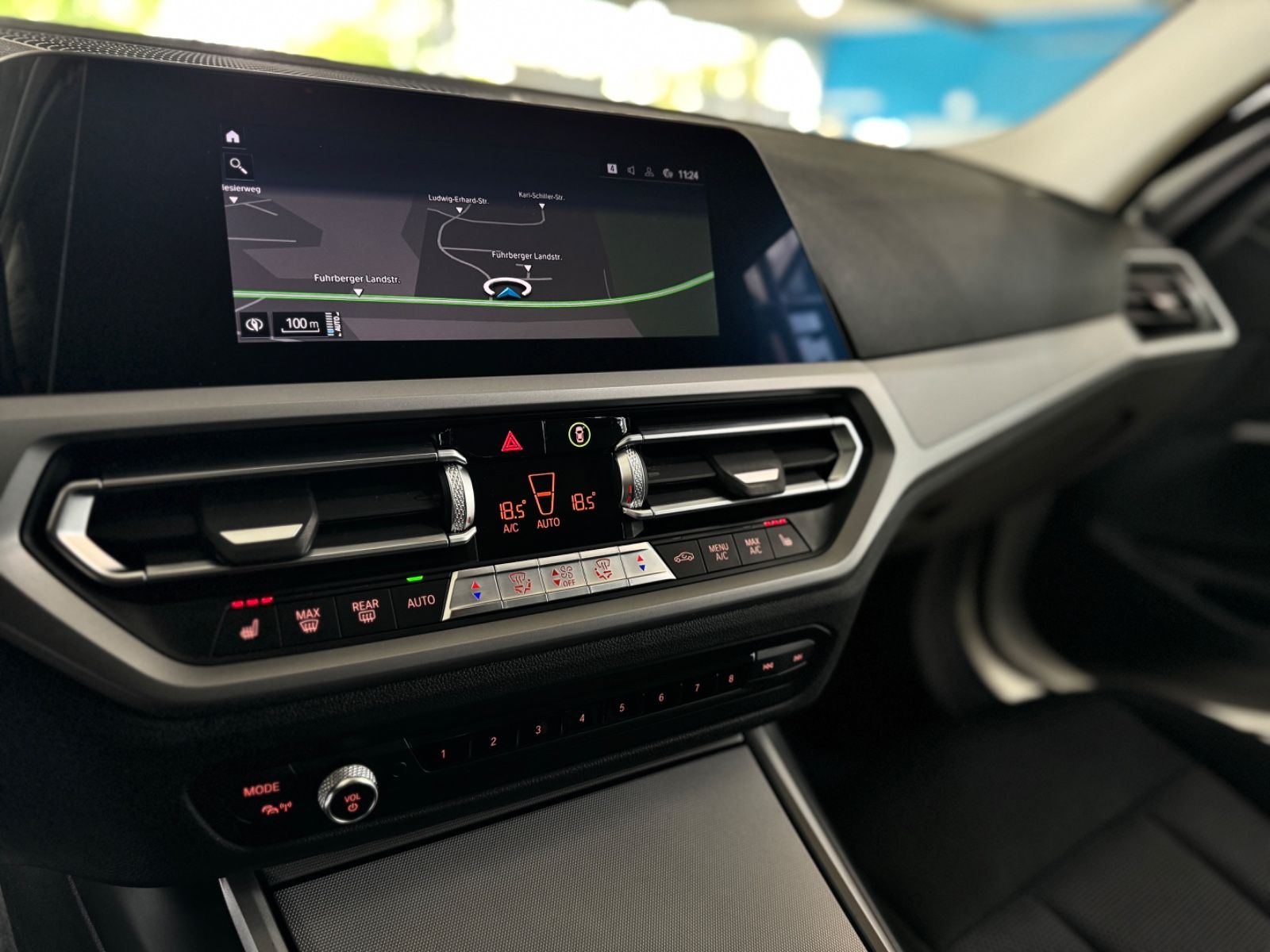 Fahrzeugabbildung BMW 330e Advantage DAB CockPit+ Sitzheizung PDC LED