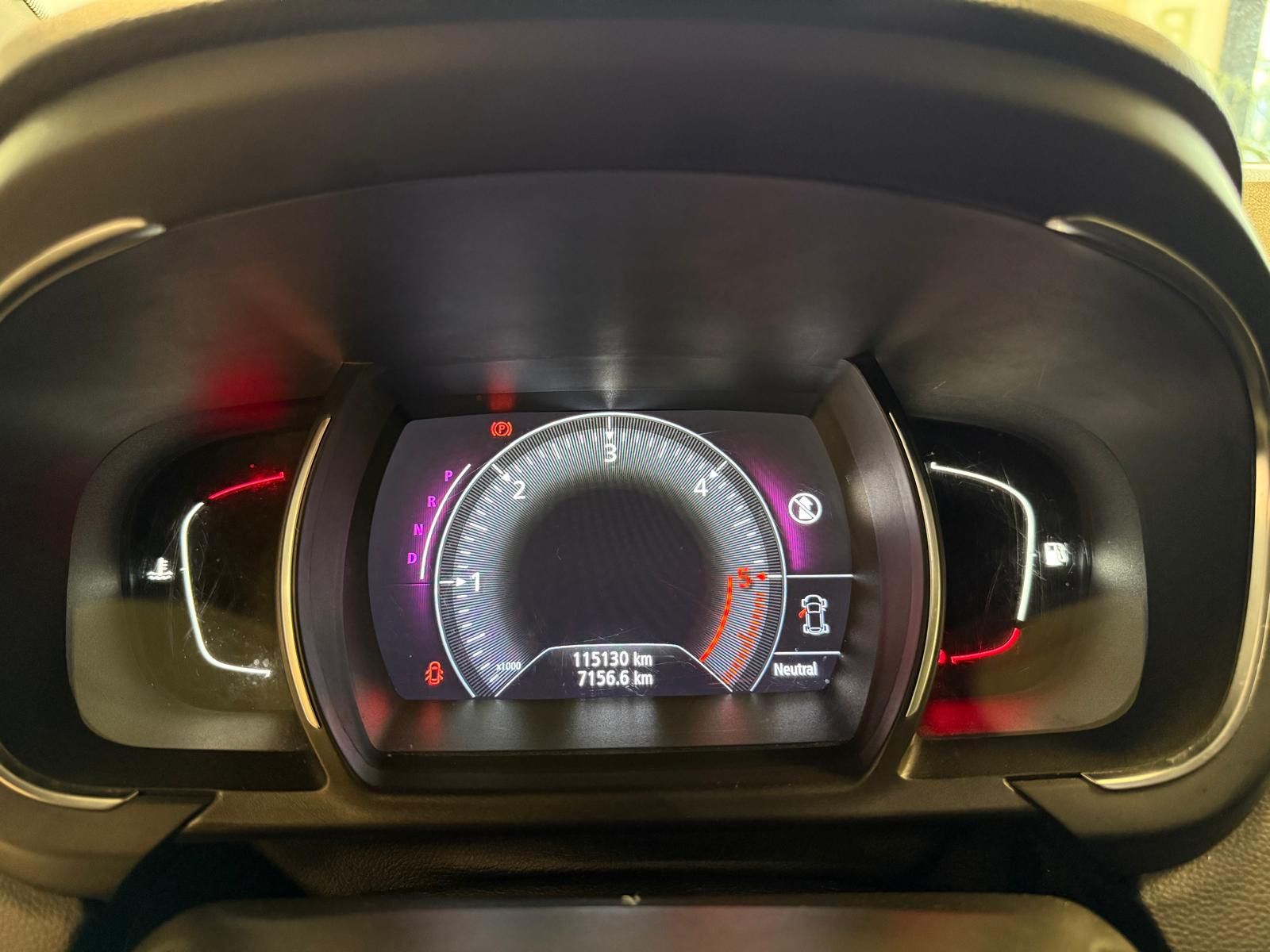 Fahrzeugabbildung Renault Scenic ENERGY dCi 160 EDC Bose Edition/ 7.SITZER