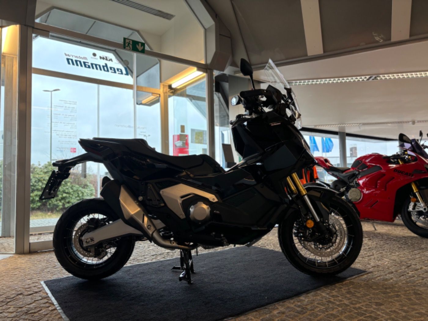 Fahrzeugabbildung Honda ADV 750 - X-ADV 2025