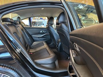 MYAUTOCENTER – Gebraucht- und Jahreswagen mit Werkstattservice in Pfaffenhofen BMW 330 *1-HAND*SERVICETÜV NEU*KEYLESS*LED*M-SPORT*