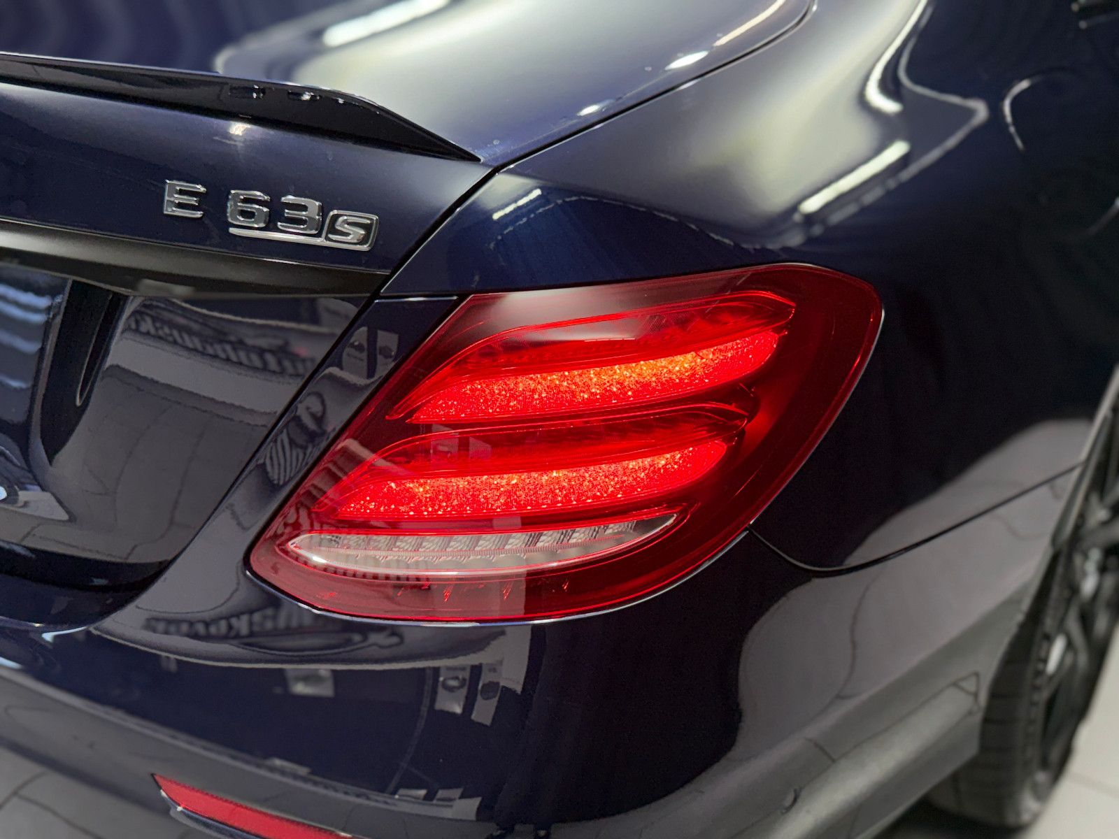 Fahrzeugabbildung Mercedes-Benz E 63 S AMG 4Matic+ |3D-BURMESTER|VOLL
