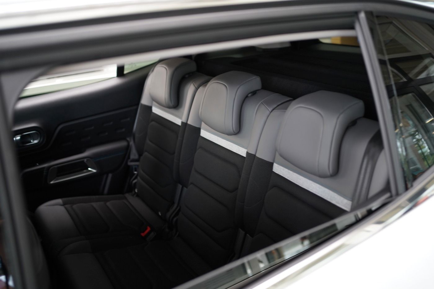 Fahrzeugabbildung Citroën C5 Aircross Plug In Hybrid 225 C-Series Navi DAB