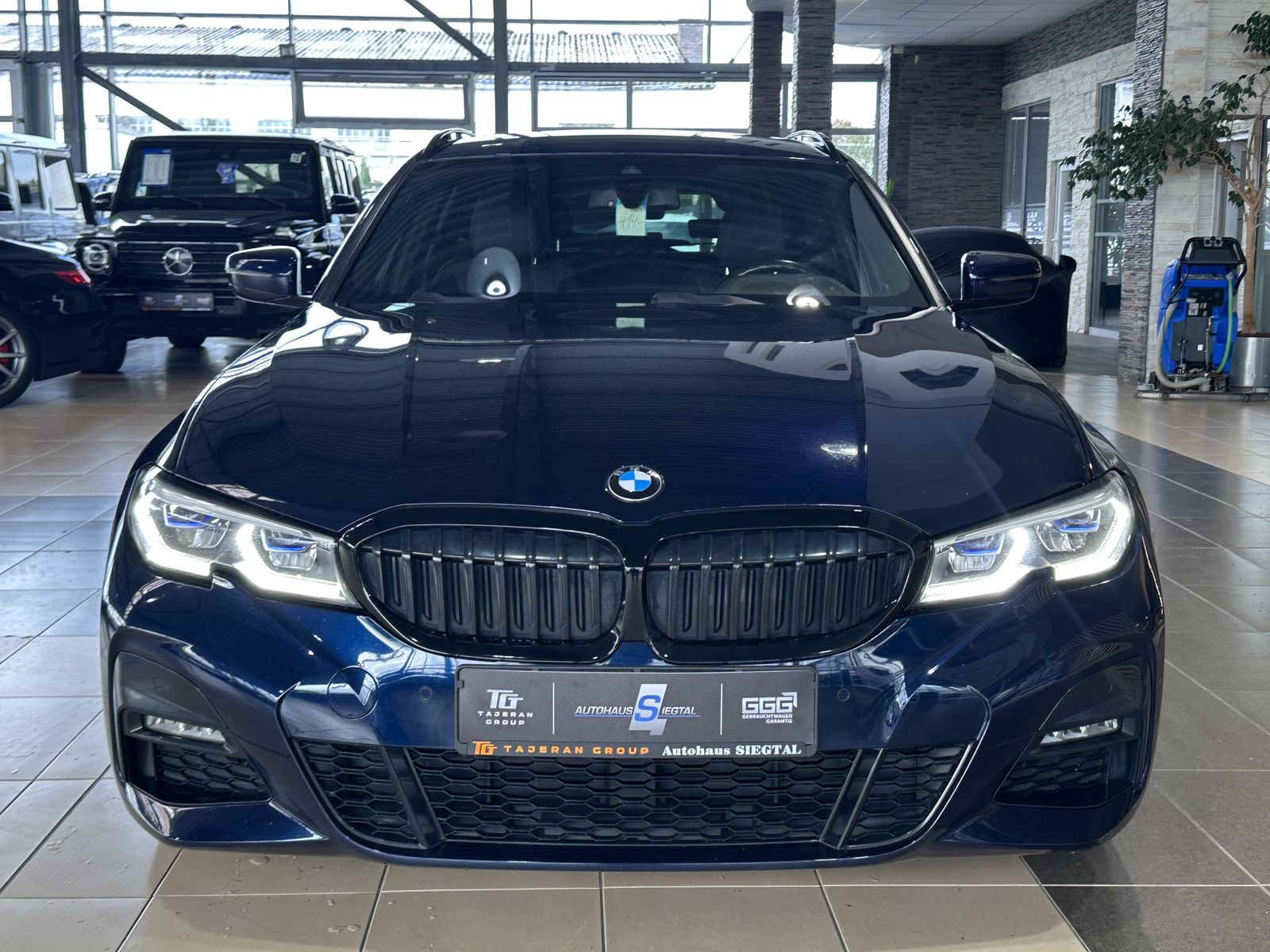 BMW 330 d xDrive M-Sport Laser Ambiente Leder AHK imagem 2