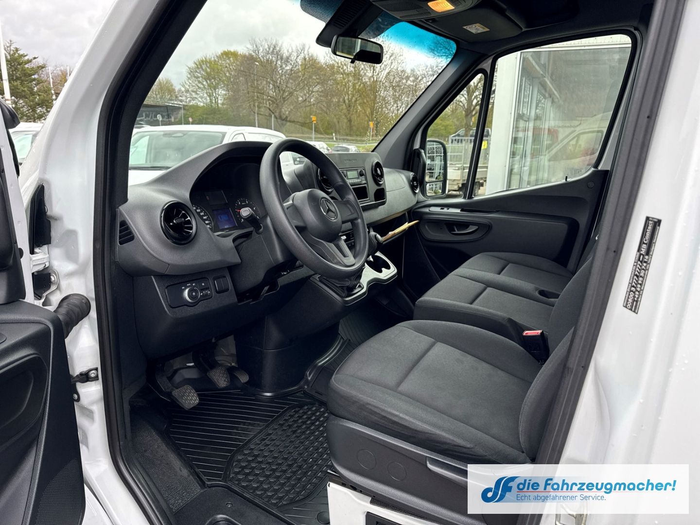 Fahrzeugabbildung Mercedes-Benz Sprinter III Tourer RWD AWD 311 CDI L2 DAB Tel.-