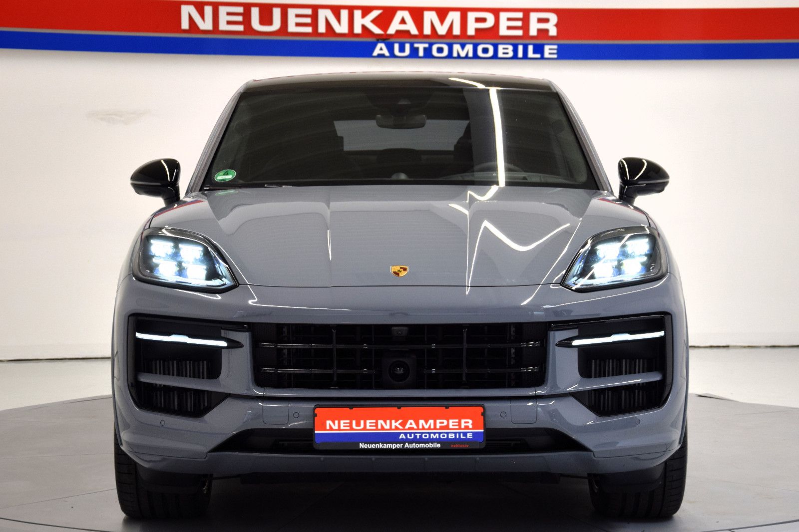 Fahrzeugabbildung Porsche Cayenne Coupe GTS Pano HinterachL. Entertai. 22