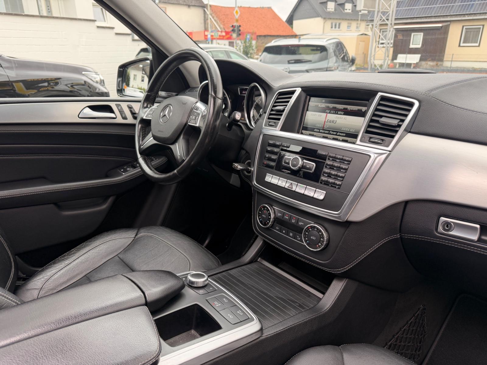 Mercedes-Benz ML 350 ML BlueTec 4Matic AMG*Pano.*AHK*