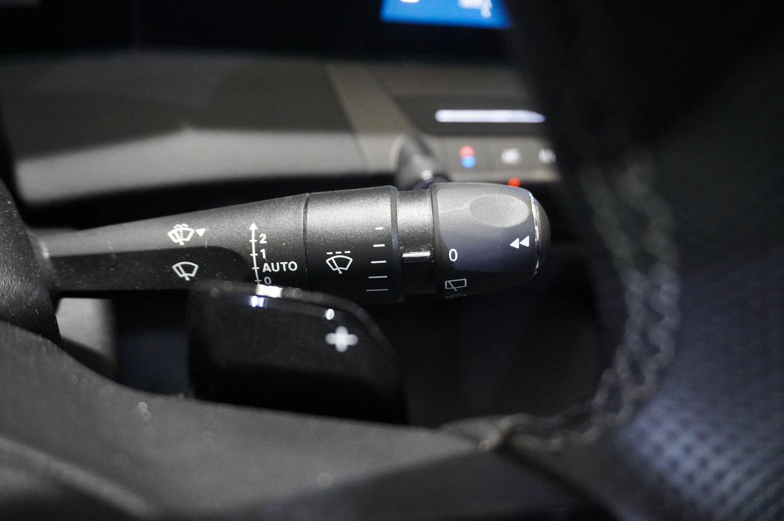 Fahrzeugabbildung Opel Astra L Lim. 1.2T ELEGANCE NAVI/LED/KAMERA/SPORT