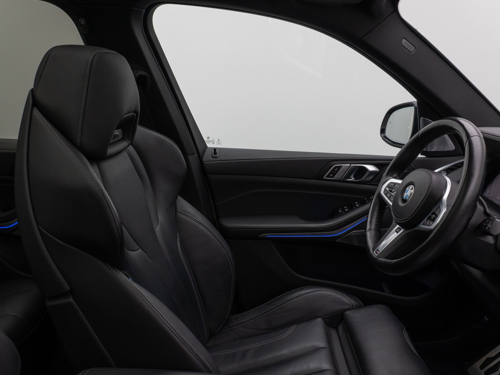 Fahrzeugabbildung BMW X5 xD30d M Sport Panorama Laser 360°HUD DAB B&W