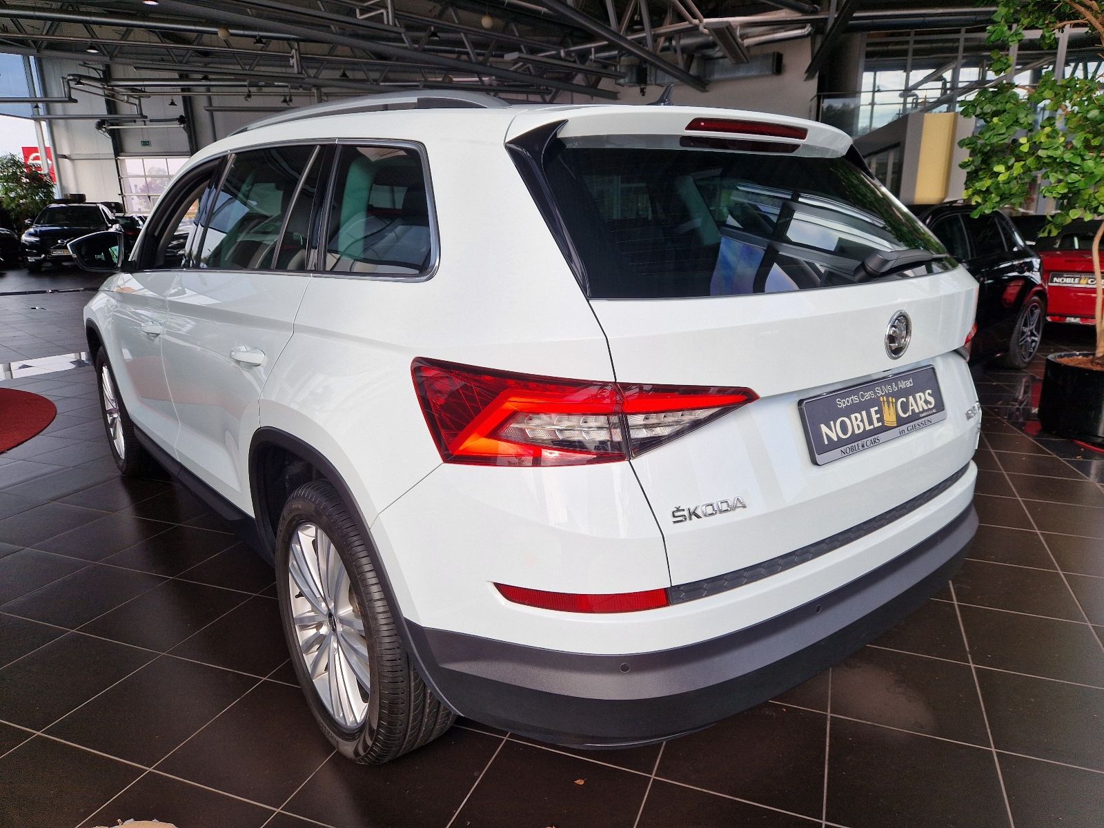 Fahrzeugabbildung SKODA Kodiaq 2.0 TSI 4x4 DSG Style RFK LED NAV SHZ 19"