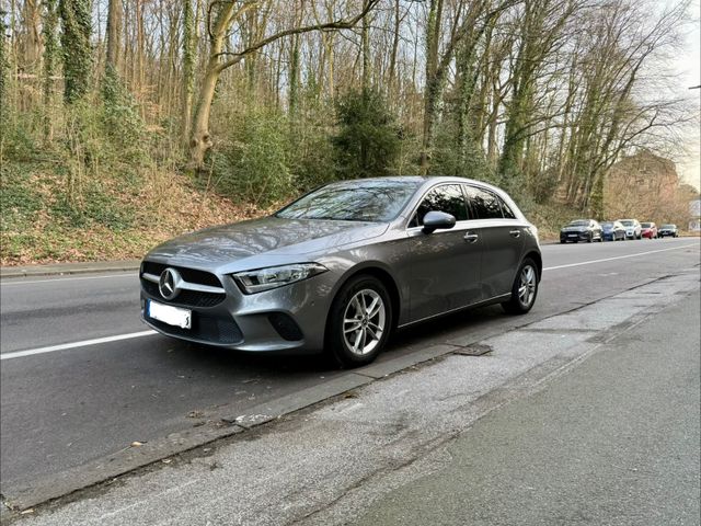 MERCEDES-BENZ Mercedes A 180 d | Automatik | Progressive Line