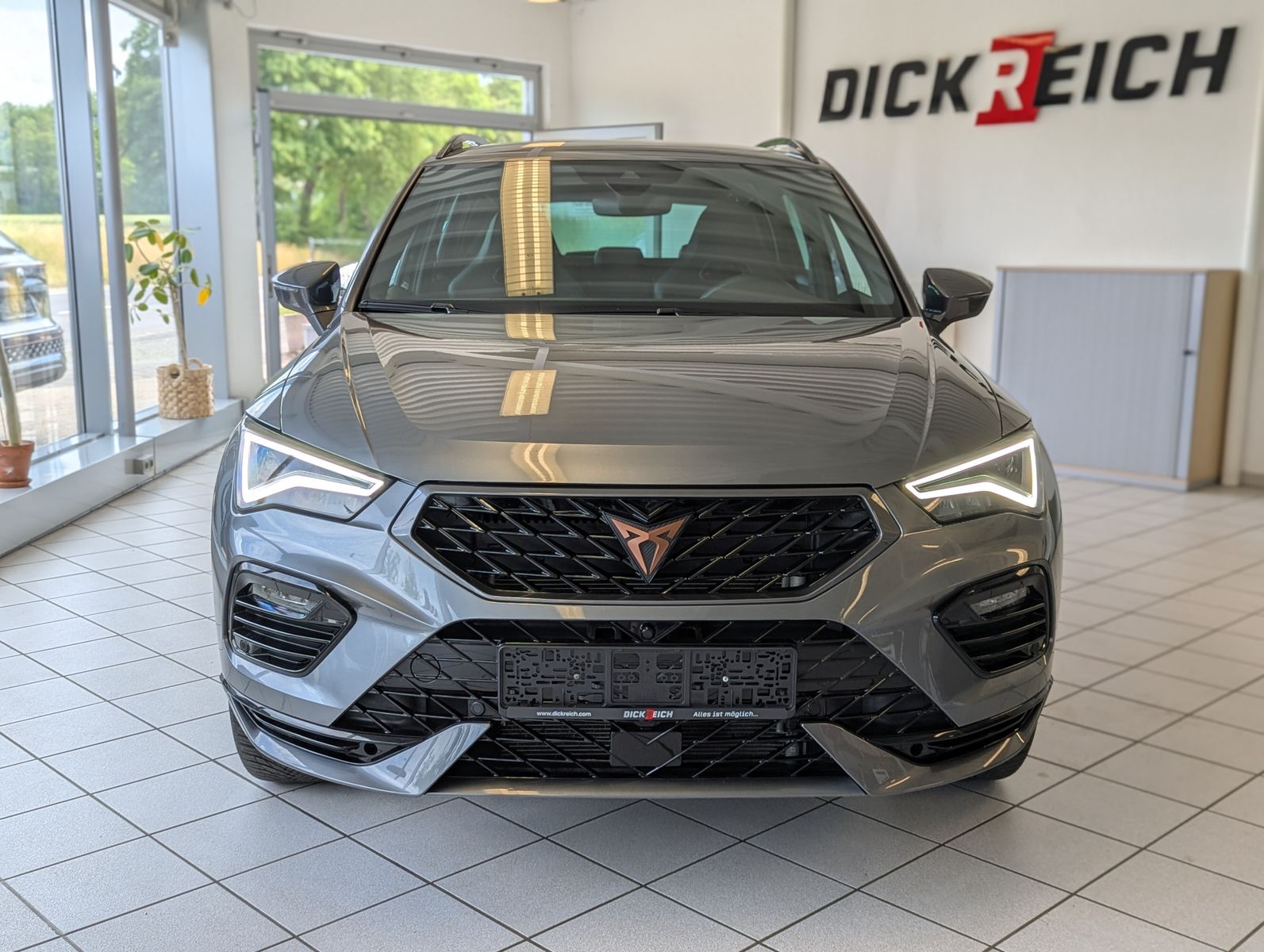 Fahrzeugabbildung CUPRA Ateca 1.5 TSI DSG Business-Plus AHK-Vorb. 19"
