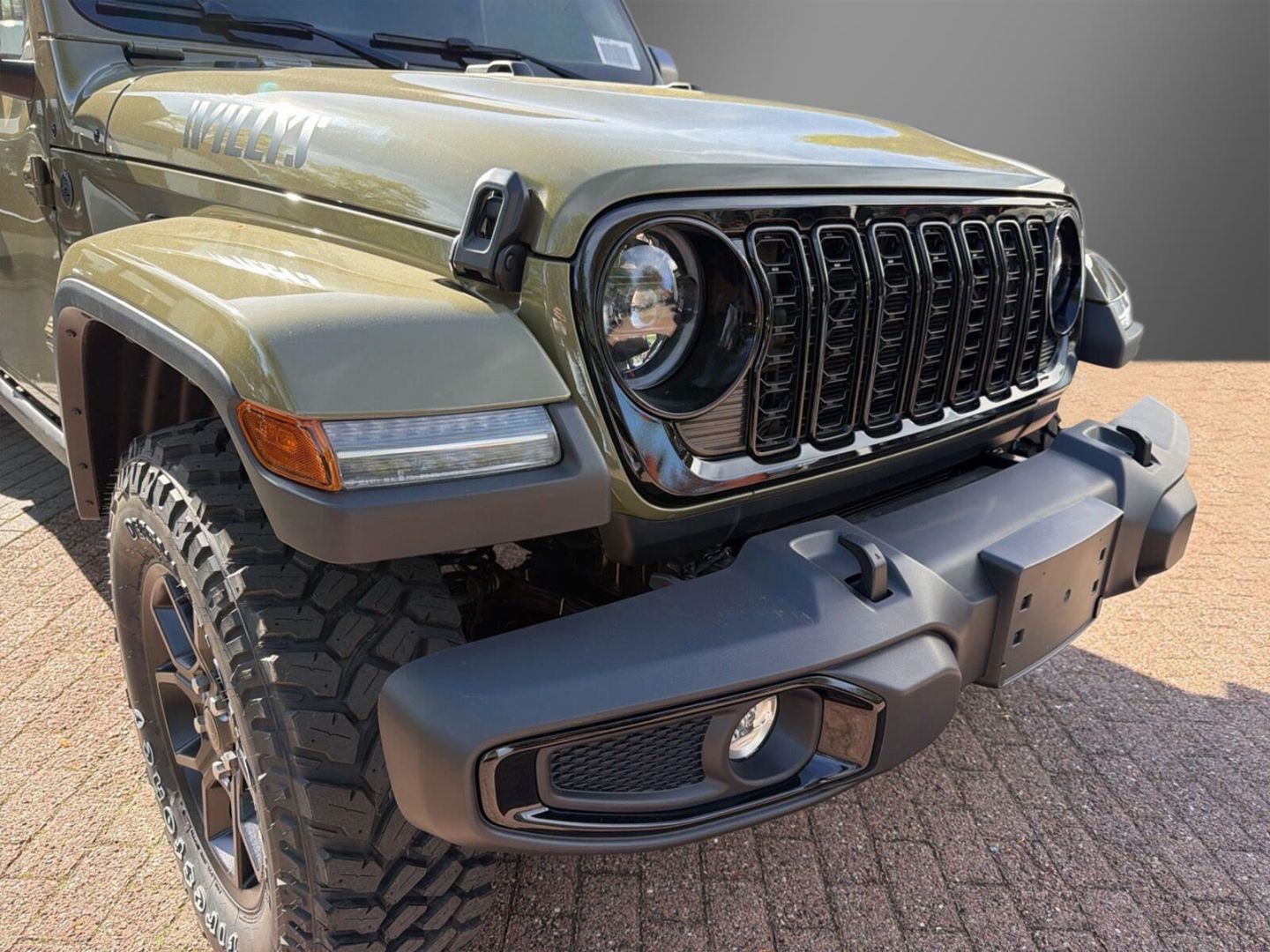 Fahrzeugabbildung Jeep Gladiator 3,6l V6 Willys US-Import