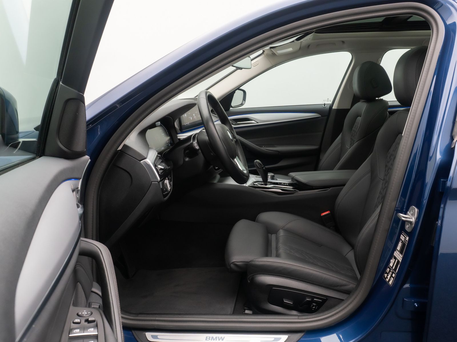 Fahrzeugabbildung BMW 540d xD Panorama Kamera DAB HiFi Lenkrhzg Sport
