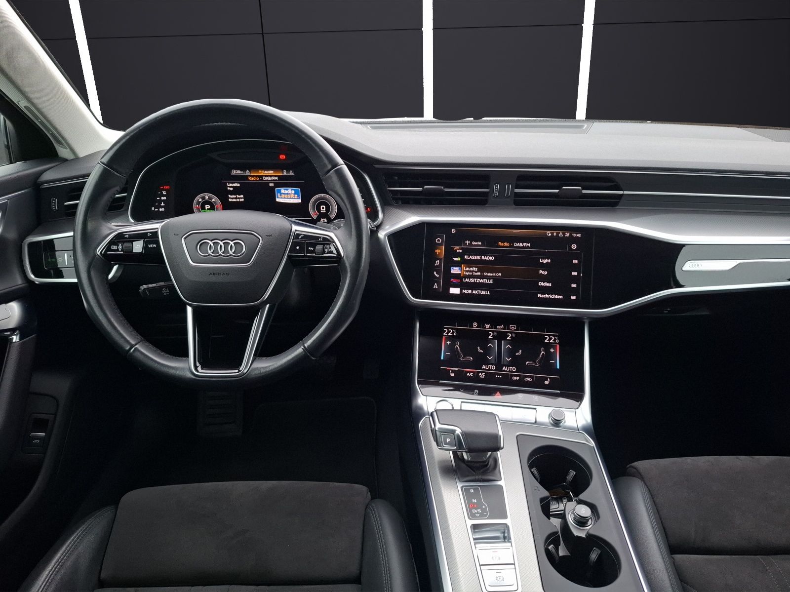 Fahrzeugabbildung Audi A6 Avant 40 TDI sport S-tronic LED NAVI AVC GRA