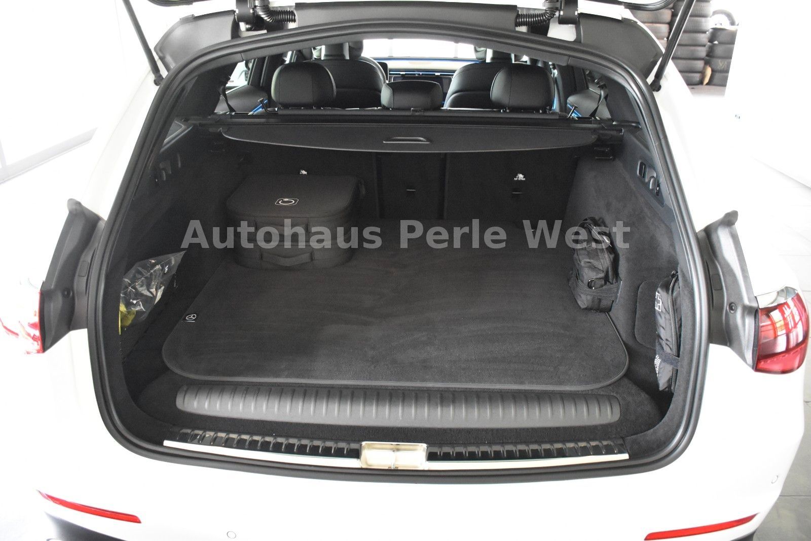Mercedes-Benz E 300 de 4Matic T AMG Line Advanced Plus"AHK"LED foto 20
