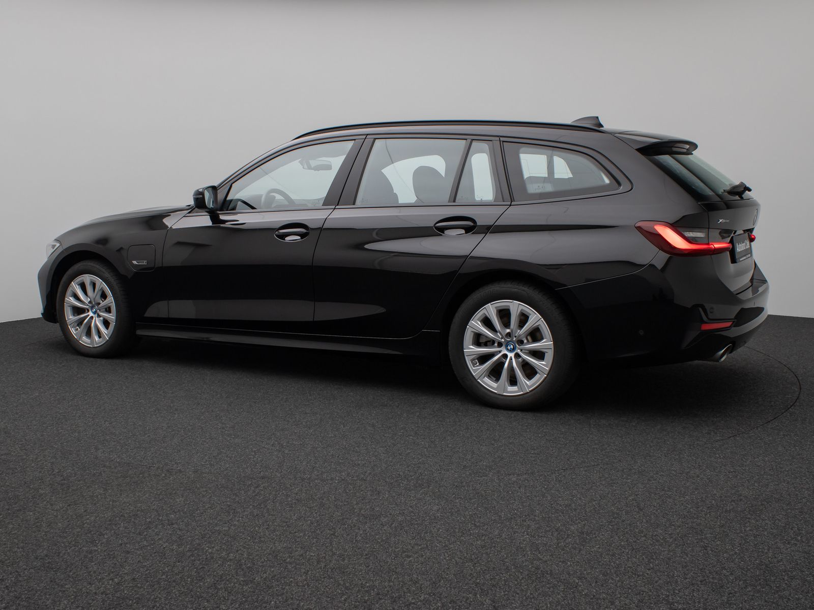 Fahrzeugabbildung BMW 320e xD Panorama Kamera DAB HiFi Alarm Sport LED