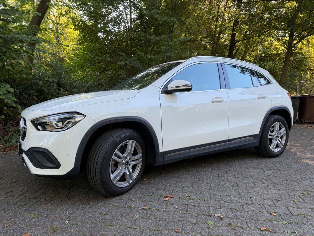 Image of Mercedes-Benz GLA 200