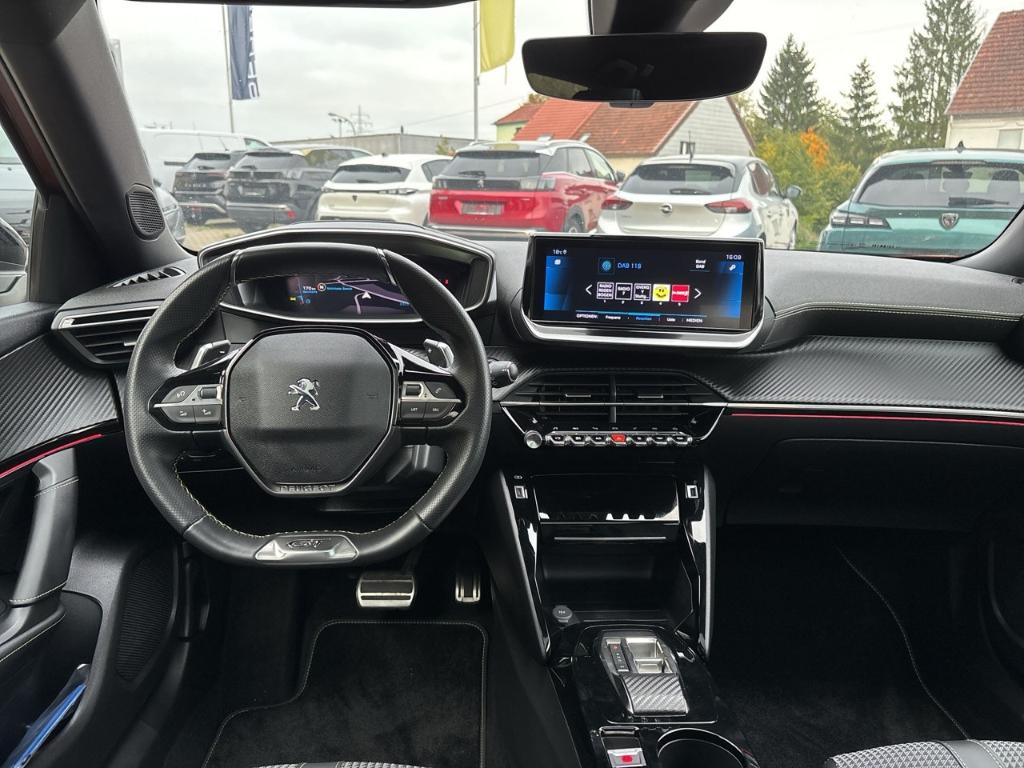 Peugeot 2008 GT 1.2 PureTech El. Panodach Navi Digitales
