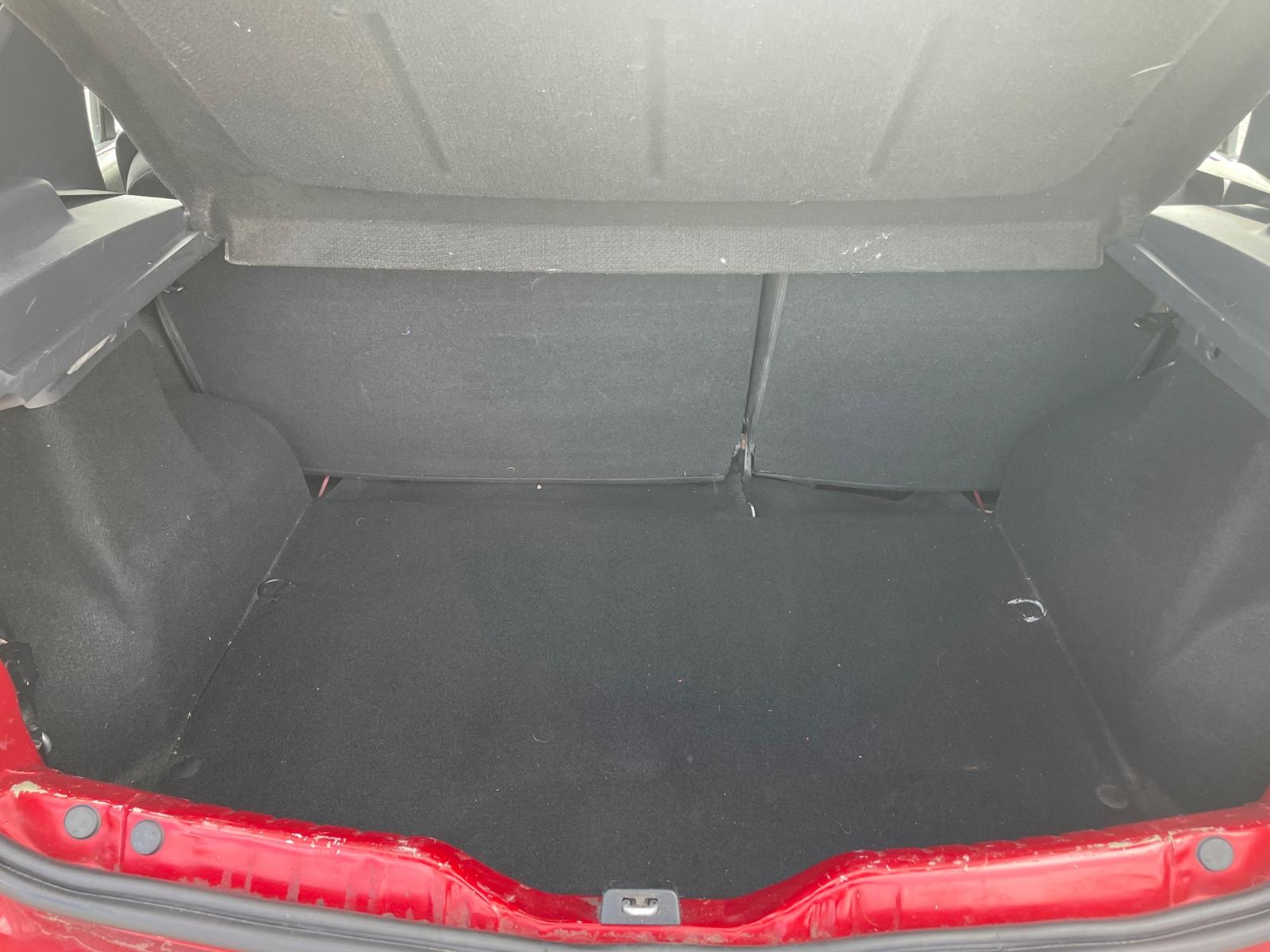 Dacia Sandero 2010 — photo 14